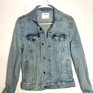 Old Navy classic denim jacket. Men’s XS.